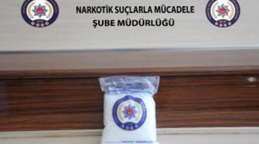 Motor Kaputuna Gizlenmiş 1 Kilo 200 Gram Uyuşturucu Ele Ge&ccedil;irildi