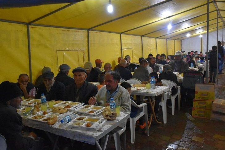 Dursunbey’de İftar Çadırlarına Yoğun İlgi G5