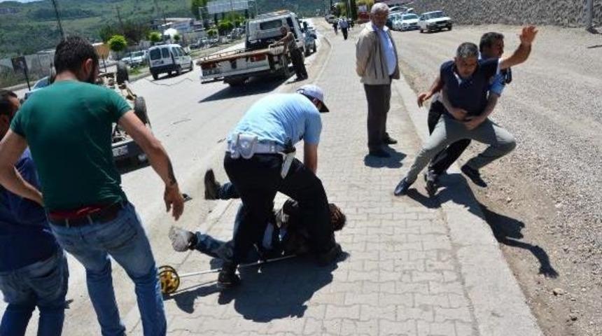 Karab&uuml;k'te Kaza Sonrası &Ccedil;eki&ccedil;li Kavga