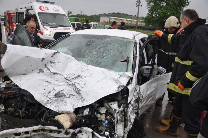 Paramparça Olan Araçtan Sağ Kurtuldu G1