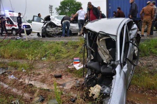 Çevik Kuvet Ekibi Göreve Giderken Kazazedelere Yardım Etti 1