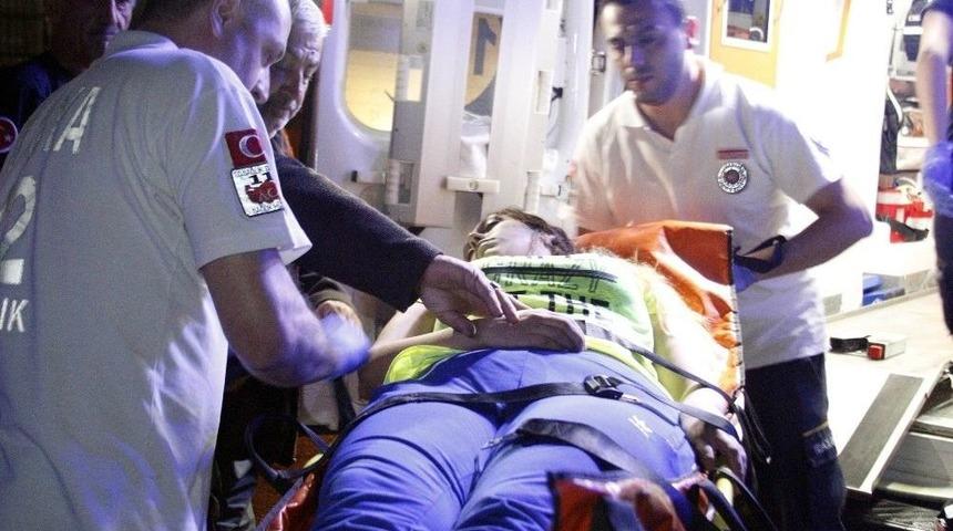 Eşiyle Tartışıp İla&ccedil; İ&ccedil;en Kadını, İtfaiye Balkondan Girerek Kurtardı