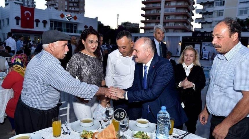 Vali &Ccedil;akacak, Şehit Aileleri Ve Gazilerle İftar Yemeğinde Buluştu