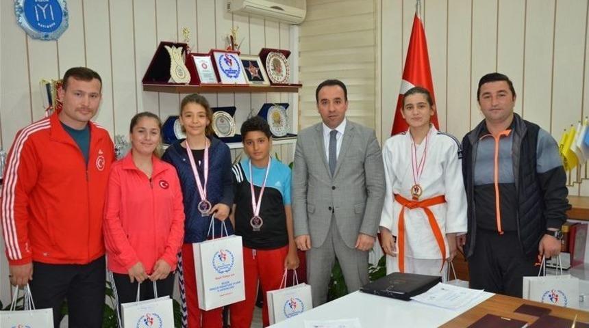 Başarılı Judocular &Ouml;d&uuml;llendirildi