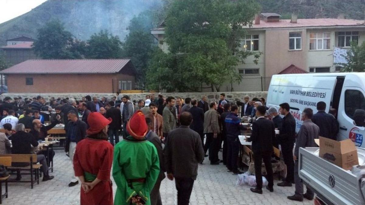 B&uuml;y&uuml;kşehir Belediyesi Binleri İftarda Buluşturuyor