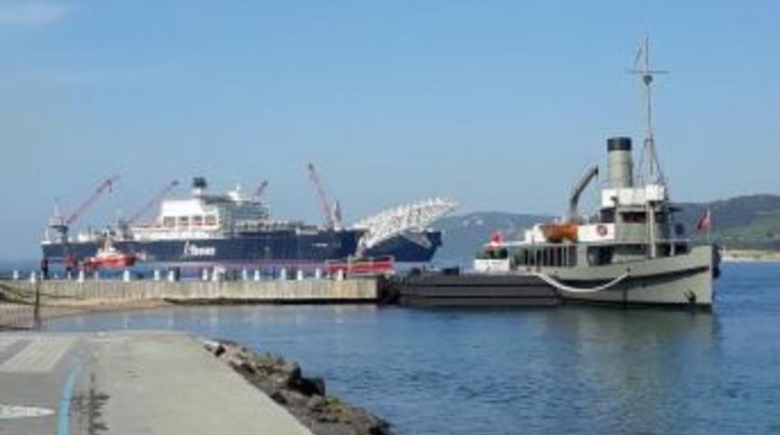 T&uuml;rk Akımı I&ccedil;in Gelen Dev Gemi, &Ccedil;anakkale Boğazı'nda