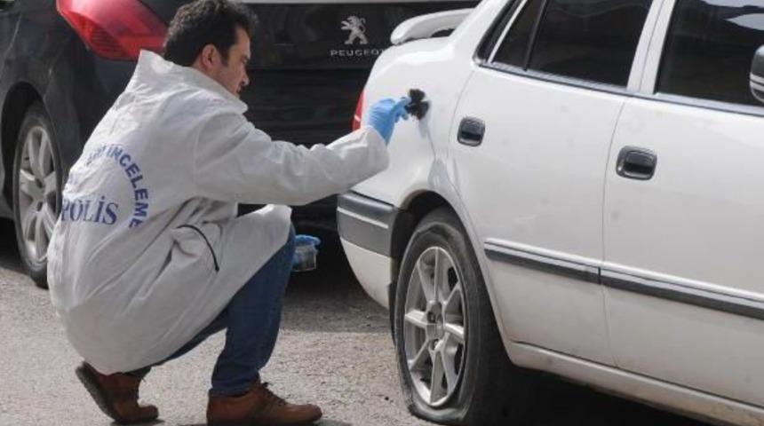 Eskişehir'de Park Halindeki Ara&ccedil;ların Lastikleri Kesildi