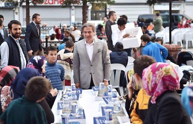 Beyoğlu’nda Binlerce Vatandaş Gönül Sofralarında Buluştu