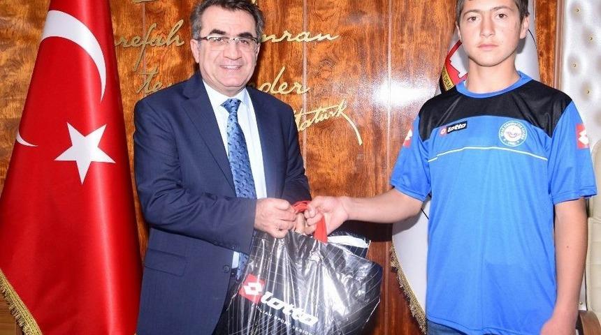 Sivas Demirsporlu İkizler T&uuml;rkiye Şampiyonu Oldu