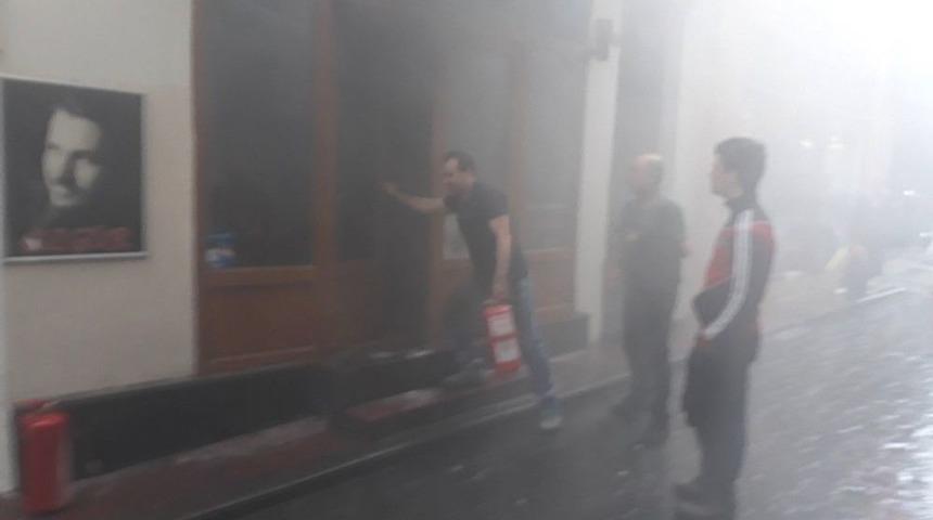 Beyoğlu&rsquo;nda Yangın Paniği