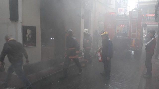 Beyoğlu’nda Yangın Paniği