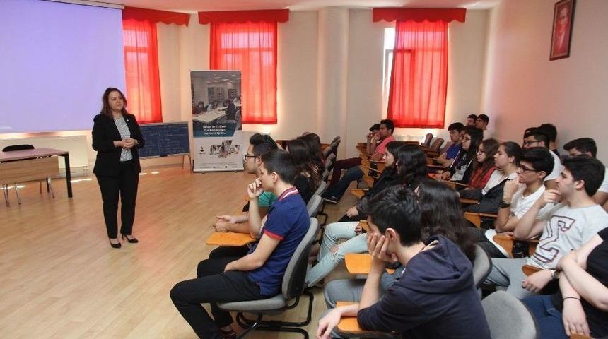 Sanko &Uuml;niversitesi &Ouml;ğretim &Uuml;yeleri &Ouml;ğrencileri Bilgilendirdi