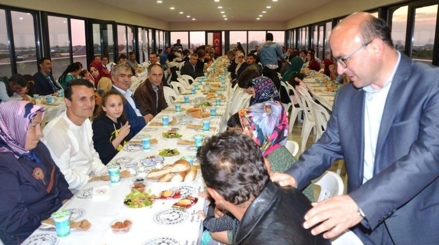 Altınova Belediyesi İftarda Buluştu