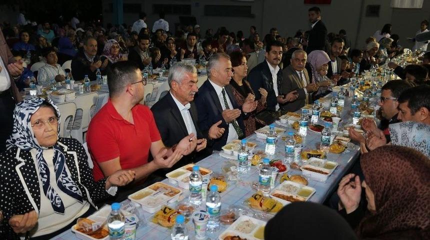 B&uuml;y&uuml;kşenir&rsquo;den Muratdede&rsquo;de İftar Sofrası