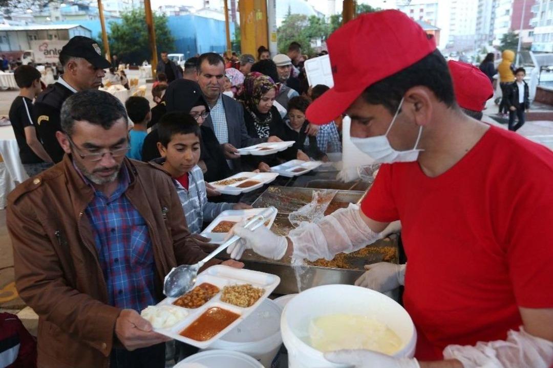 Şentepeliler İftarda Buluştu