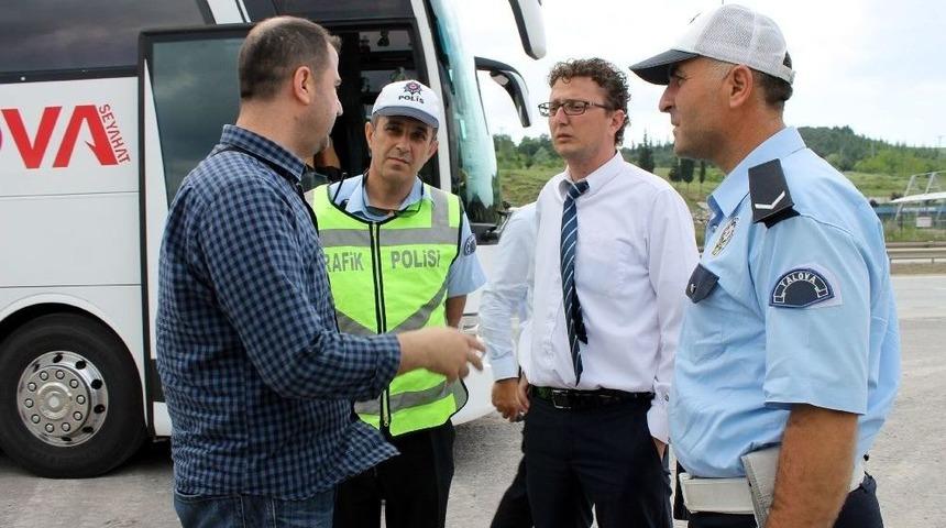 Otob&uuml;se Yolcu Gibi Binip T&uuml;m Hataları Tespit Etti