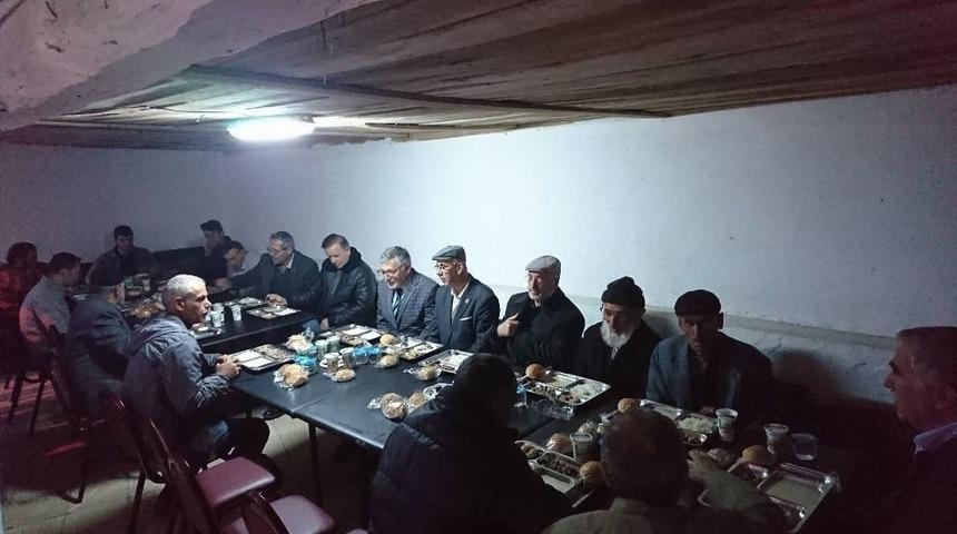 İn&ouml;n&uuml;l&uuml;ler İftarlarda Buluşuyor