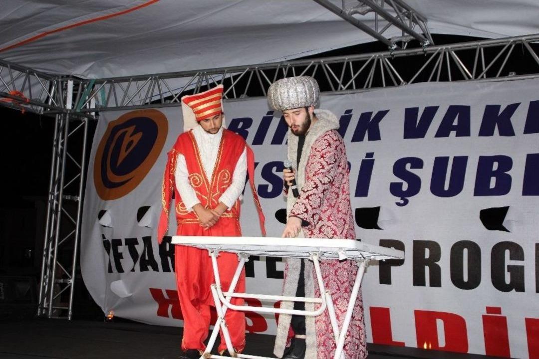 İstanbul&rsquo;un Fetih Yıld&ouml;n&uuml;m&uuml;&rsquo;nde &lsquo;fetih&rsquo; Temalı İftar