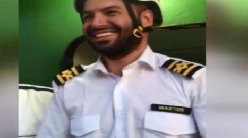 Libya A&ccedil;ıklarında Batmak &Uuml;zere Olan Teknedeki 466 Ka&ccedil;ak G&ouml;&ccedil;meni T&uuml;rk Gemisi Kurtardı