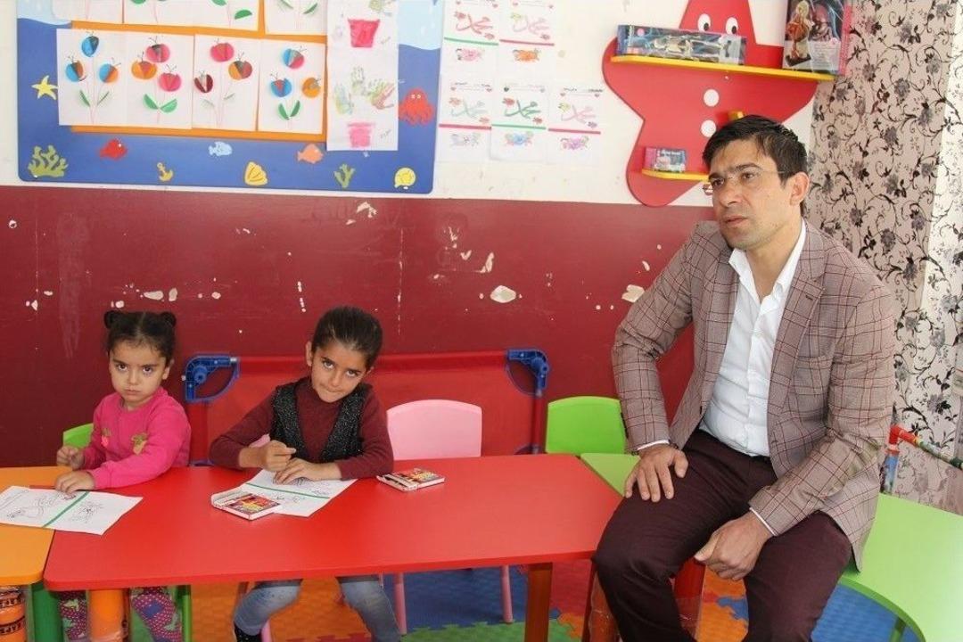 Başkale Belediyesinden 30 Minik &Ouml;ğrenciye Eğitim