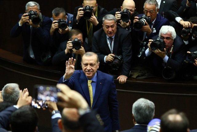 Cumhurbaşkanı Erdoğan, Ak Parti Grup Toplantı Salonunda Büyük Bir Coşkuyla Karşılandı