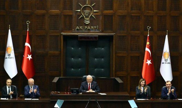 Cumhurbaşkanı Erdoğan, Ak Parti Grup Toplantı Salonunda Büyük Bir Coşkuyla Karşılandı