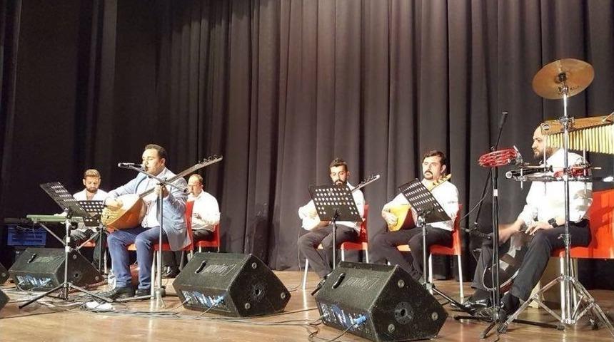 G&ouml;n&uuml;lden Kopan Ezgiler Konseri