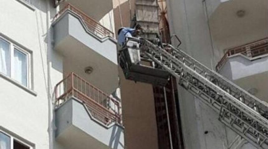 10. Katta Kopan İskele Halatında Asılı Kaldılar