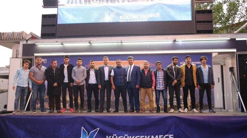 K&uuml;&ccedil;&uuml;k&ccedil;ekmece&rsquo;de Sokak İftarları Başladı