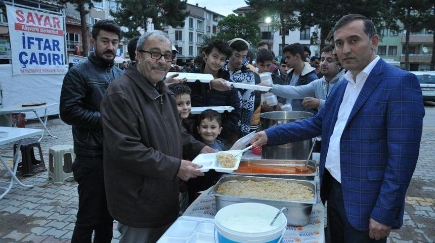 Hayırsever İş Adamından İftar