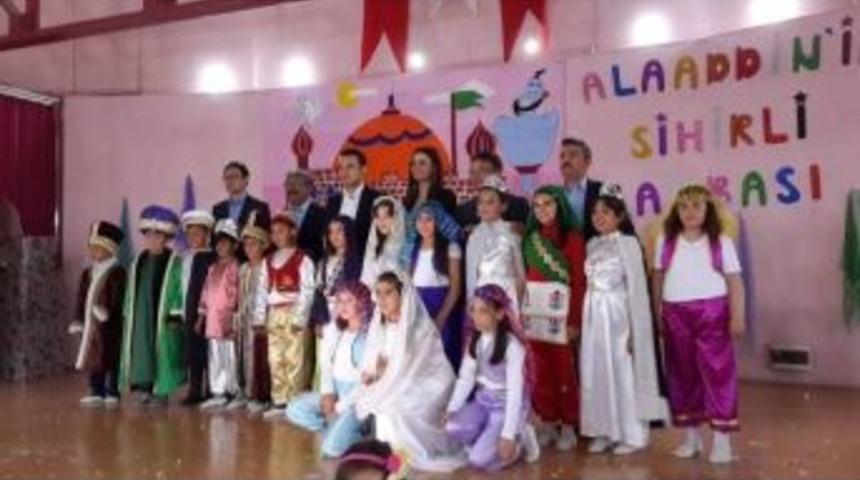 Zafer İlkokulu &Ouml;ğrencilerinden Tiyatro G&ouml;sterisi