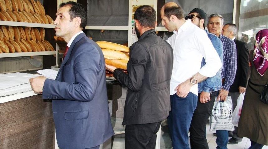 Vatandaşlardan Doğuş Ekmek Fabrikasına Destek