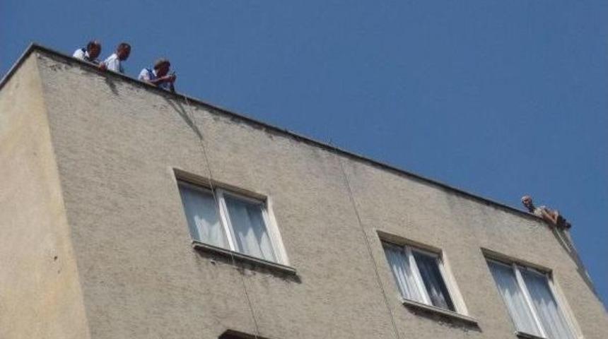 Eşi Terk Edince 6'ncı Kata &Ccedil;ıktı