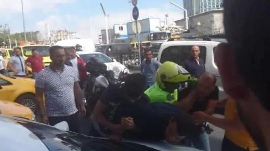 Polislere "polis Gelsin" Diyerek Direndi