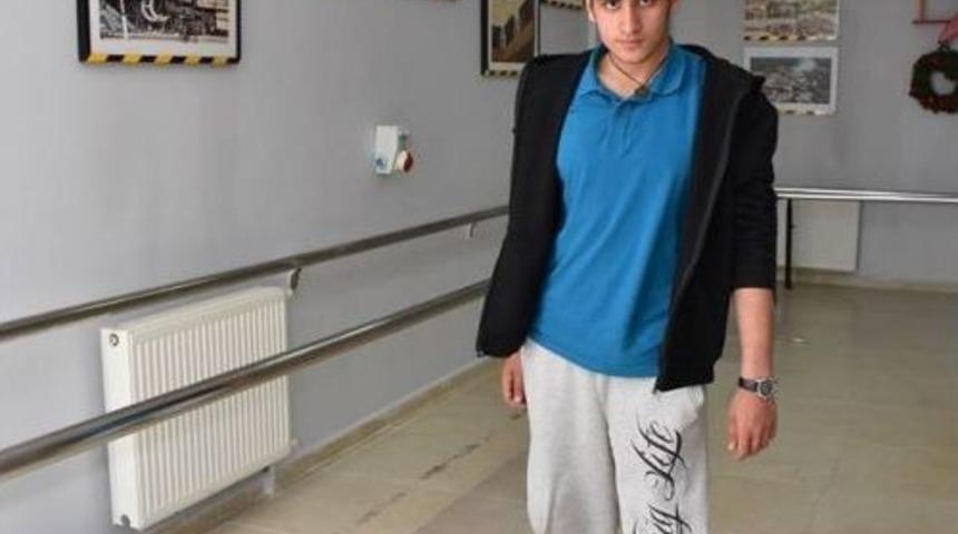 16 Yıl Sonra Değneksiz Y&uuml;r&uuml;d&uuml;