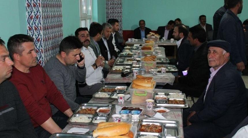 Kaymakam D&uuml;ndar&rsquo;dan Asker Ailesine Taziye Ziyareti