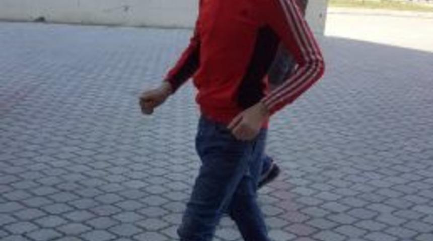 14 Yaşındaki &Ccedil;ocuk Gece Evine Gitmek İ&ccedil;in Otomobil &Ccedil;aldı