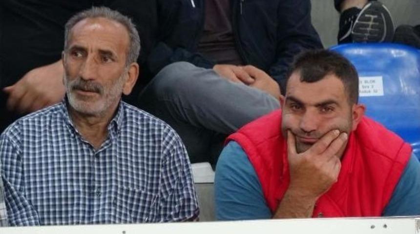 Rize'de Mevsimlik Işçi Adaylarının Kura Heyecanı