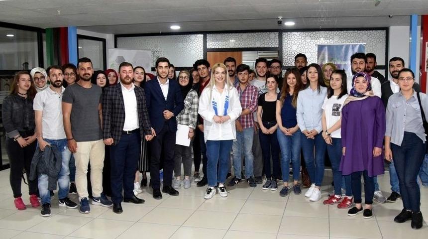 Sel&ccedil;uklu&rsquo;da Sedir Sohbetlerine Yoğun İlgi