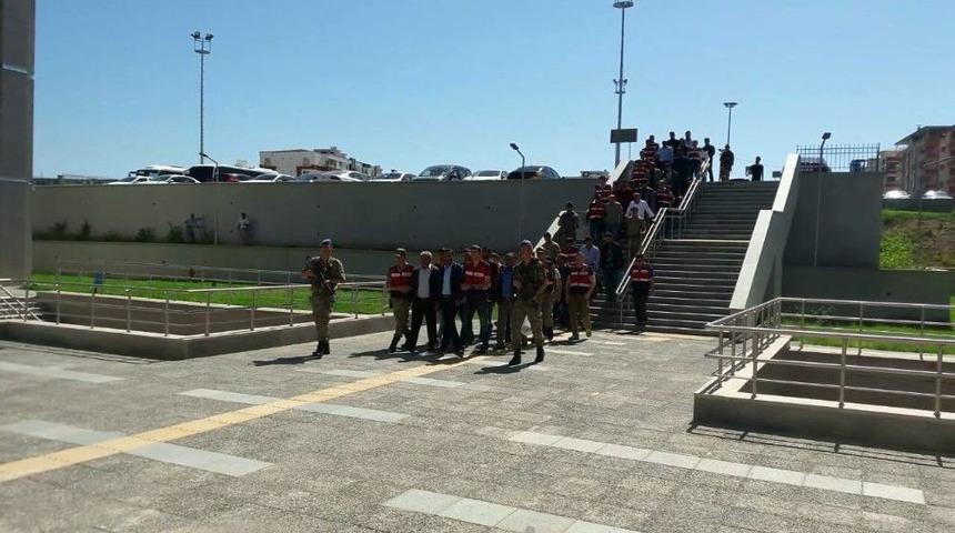 Akaryakıt Firmalarına Pkk Operasyonunda 37 Kişi Adliyeye Sevk Edildi