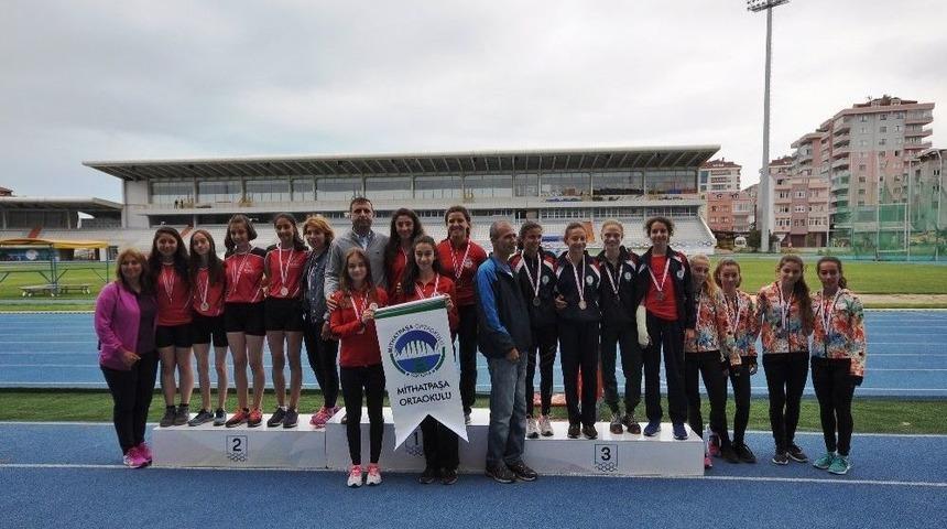 Mithatpaşa Ortaokulu T&uuml;rkiye Şampiyonu Oldu