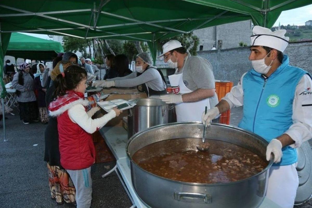 Odunpazarı Belediyesi İftar Programlarına Erenk&ouml;y Mahallesi&rsquo;nde Başladı