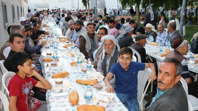 Siverekliler Büyükşehirin İftar Davetinde Buluştu