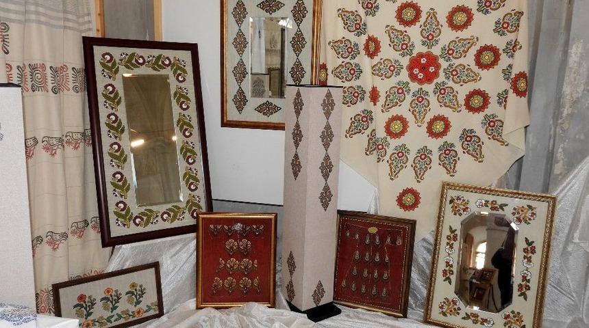 Kaybolmaya Y&uuml;z Tutmuş El Sanatları &Ccedil;eşme&rsquo;de Yaşatılıyor