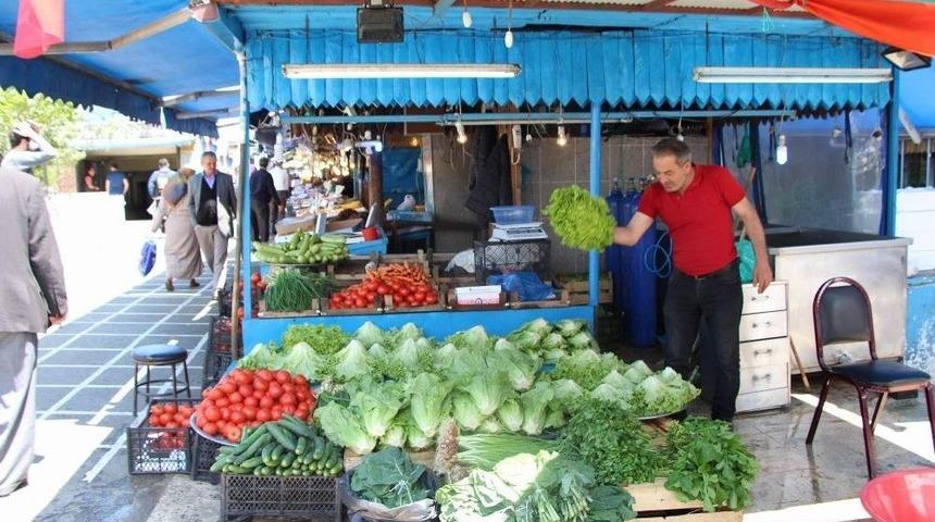 Balık&ccedil;ı Tezgahları Meyve Ve Sebze Reyonuna D&ouml;nd&uuml;