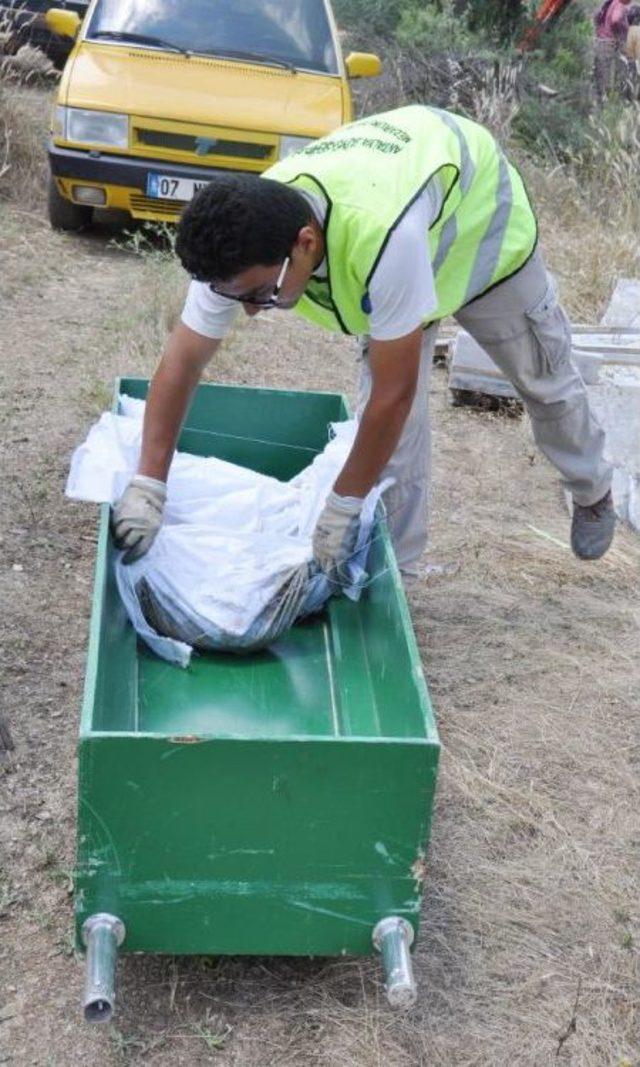 Su Altında Kalacak Mezarlar Taşındı