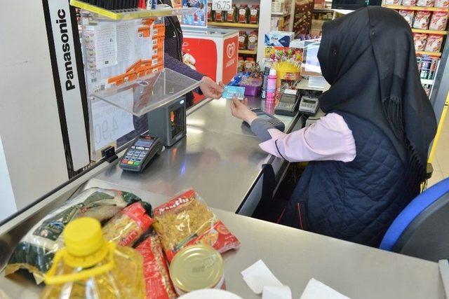 Yıldırım Belediyesi, İnsan Odaklı Sosyal Projeleriyle İlçe Halkının Yüzünü Güldürüyor