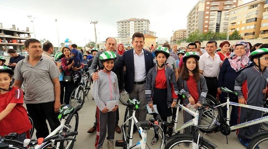 Merkezefendi Belediyesi’nden Öğrencilere Bisiklet
