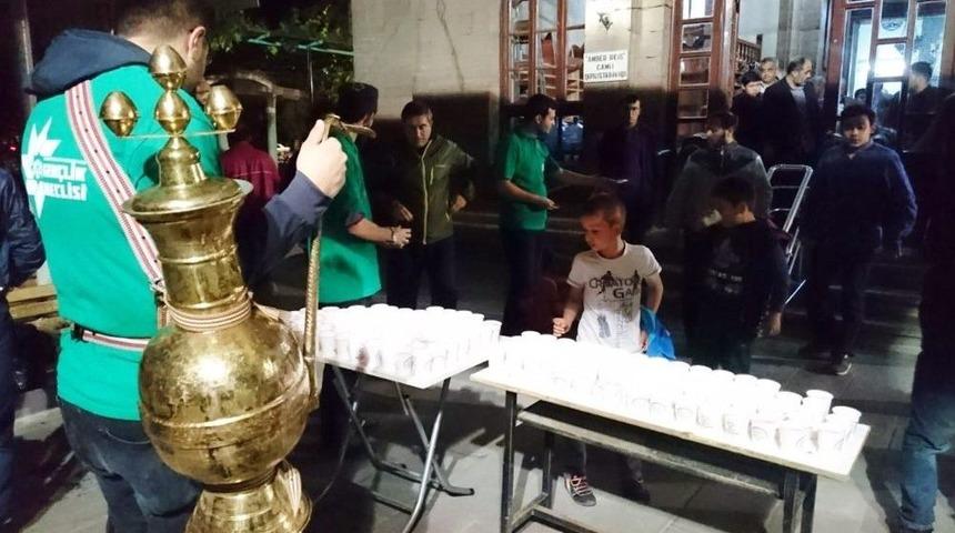 Gen&ccedil;lik Meclisinden &ldquo;29 G&uuml;n, 29 Cami, 29 Teravih&rdquo; Etkinliği