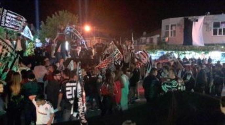 Başkan Uyan Beşiktaş&rsquo;ın Şampiyonluğunu Kutladı